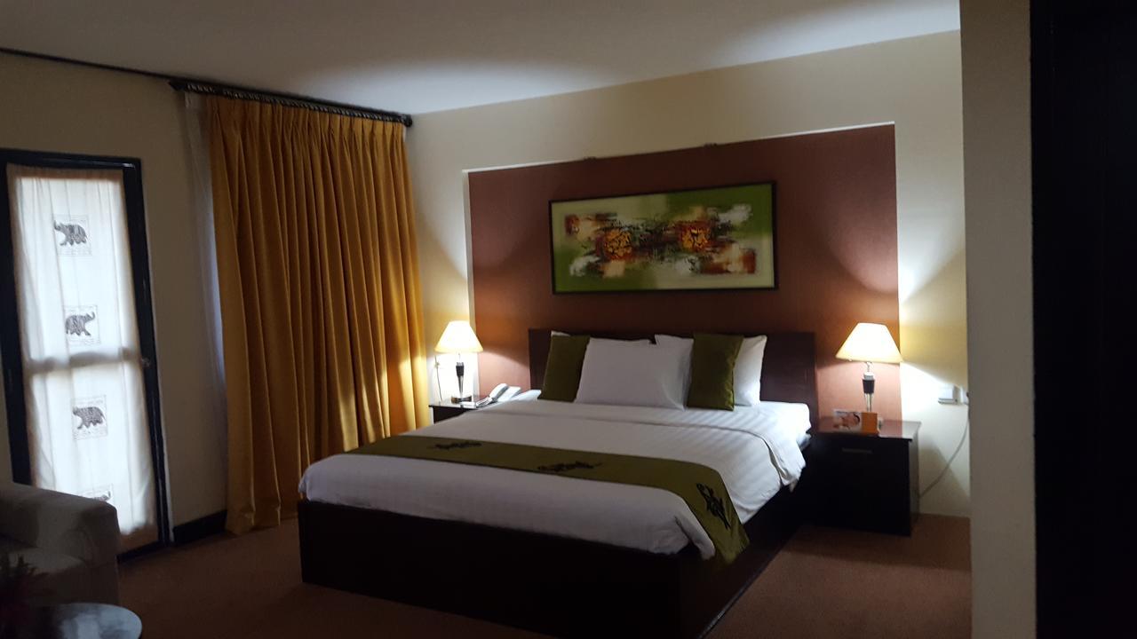 Grand Tembaga Hotel Тимика Екстериор снимка