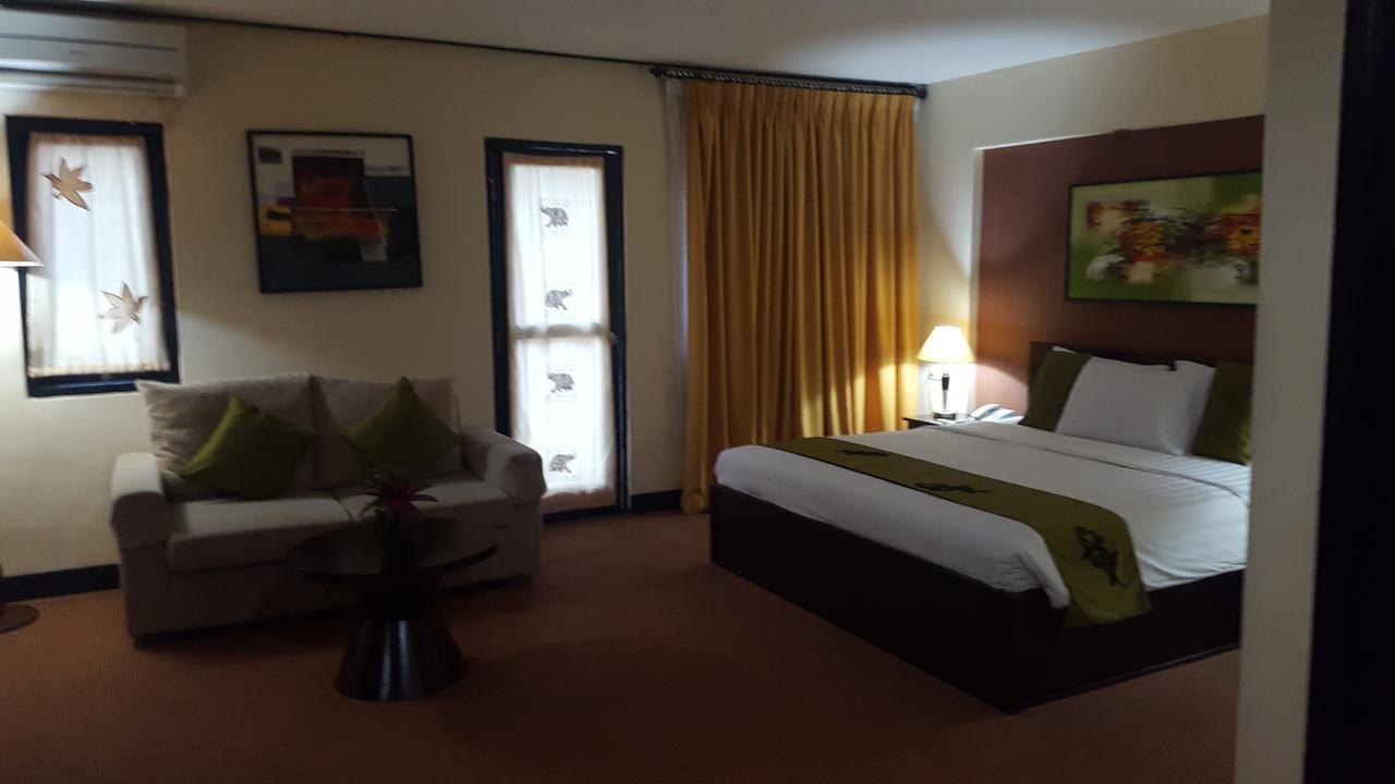 Grand Tembaga Hotel Тимика Екстериор снимка