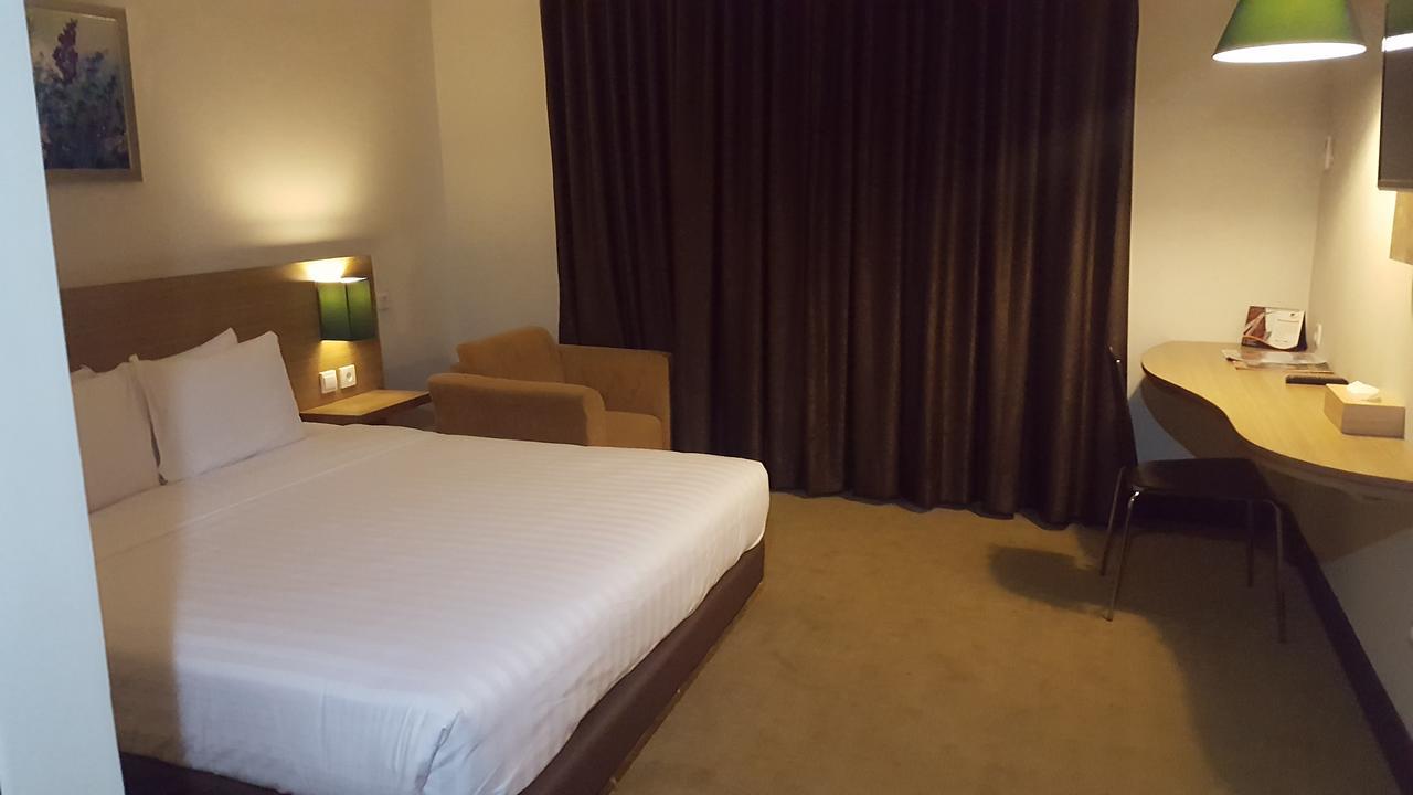 Grand Tembaga Hotel Тимика Екстериор снимка